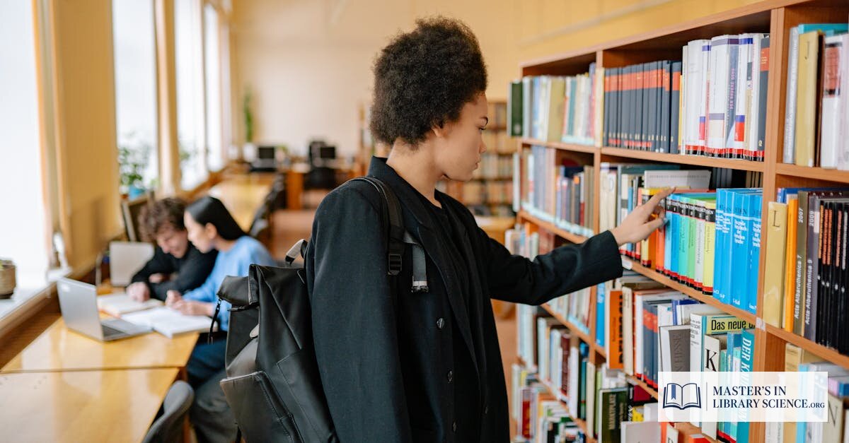 Best Online MLIS Programs in Iowa (2026)